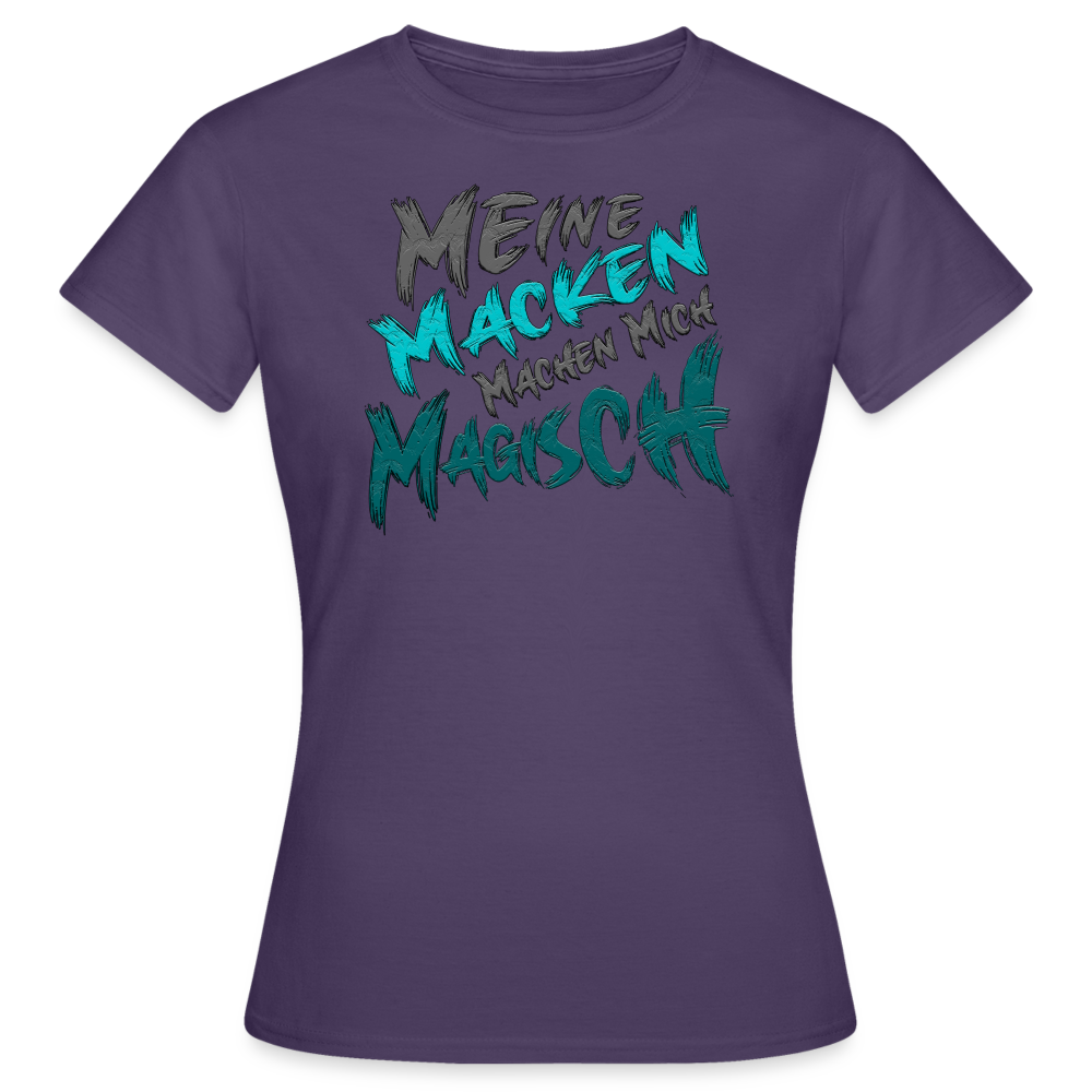 Lilanes T-Shirt für Frauen mit lustigem Spruch „Meine Macken machen mich magisch“. Humorvolles Streetwear-Design für individuelle Styles.