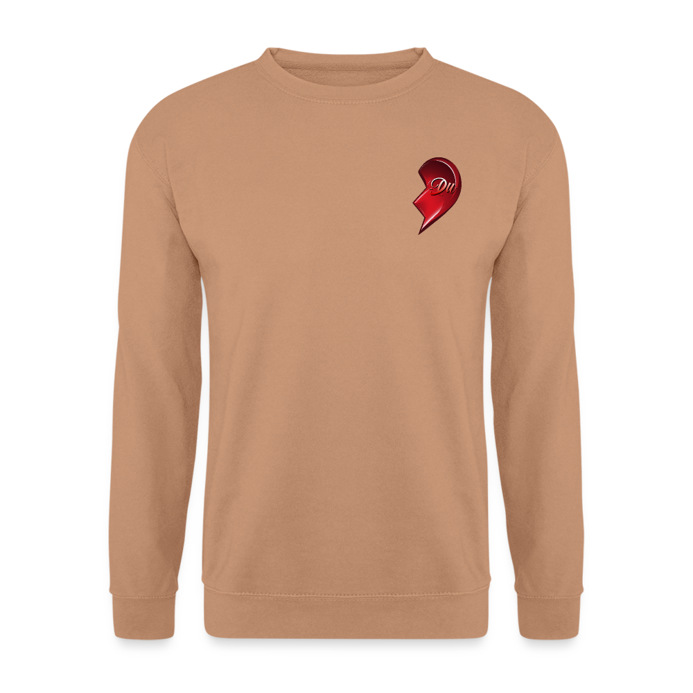 Moccafarbener Streetwear Pullover mit Herz-Hälfte auf der linken Brust. Partnerlook-Design – Perfekte Geschenkidee für Maenner und Frauen zum Valentinstag.