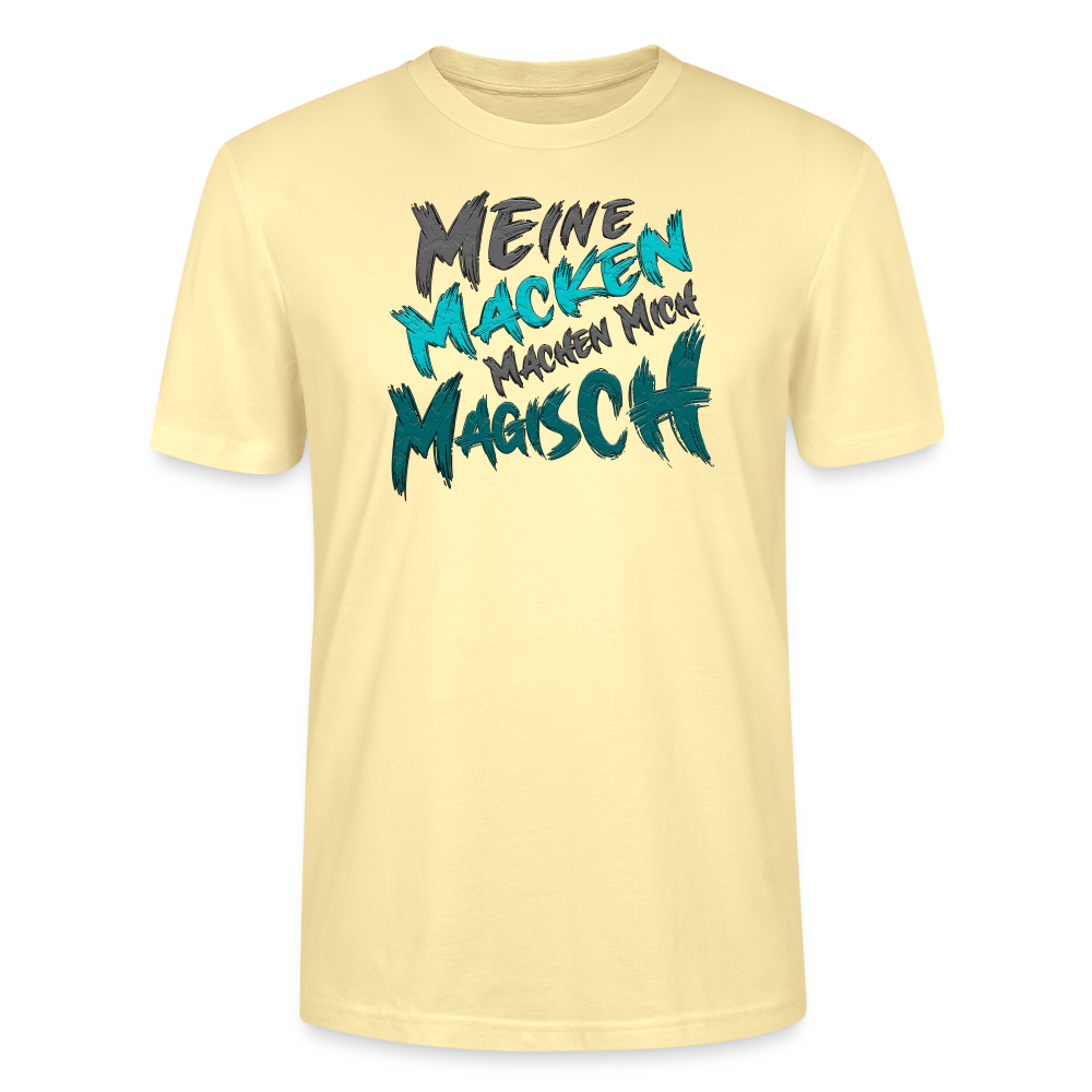Gelbes Streetwear T Shirt für Männer, die Humor lieben. Auf der Vorderseite ein cooler Sprüche Schriftzug: „Meine Macken machen mich magisch“. Perfekt geeignet für Alltag und Freizeit durch klare, stilvolle Typografie.