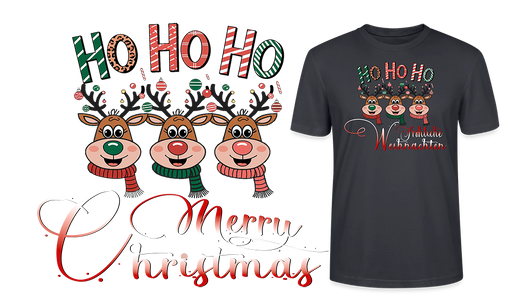Weihnachtliches Design mit humorvollem Motiv: Links eine Rentier-Reihe mit ‚Ho Ho Ho‘ und Schriftzug ‚Merry Christmas‘, rechts auf einem T-Shirt abgebildet – perfekt für die Festtage und als stilvolle Streetwear mit weihnachtlichem Flair.