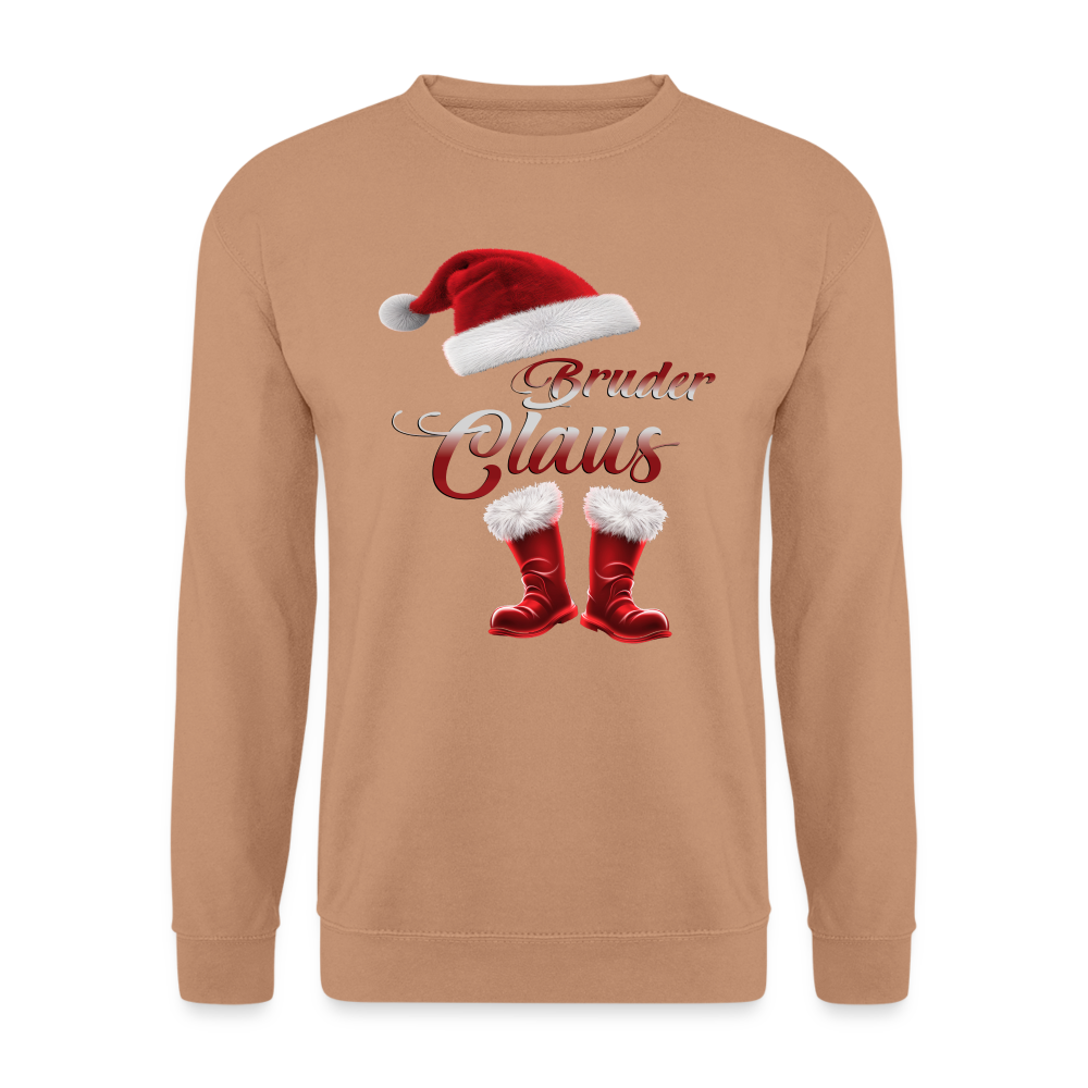 Mocca farbener Pullover mit Bruder Claus Aufdruck, dekoriert mit roter Weihnachtsmütze und roten Nikolausstiefeln mit Fellbündchen.